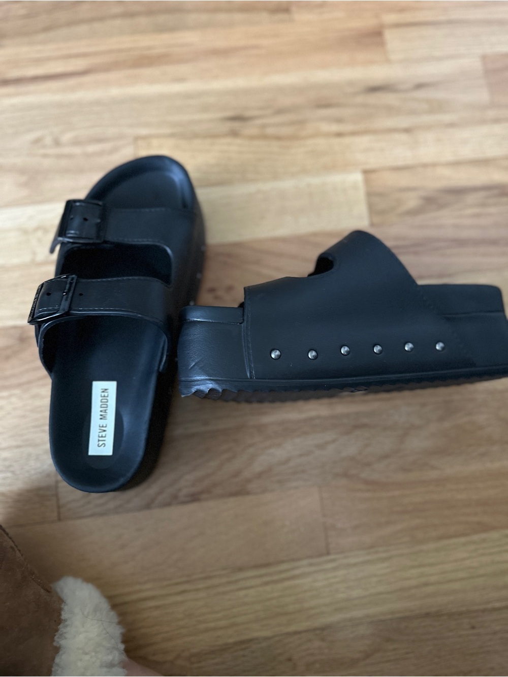 Steve Madden Black Stud-Detail Platform Slides - Picture 2 of 3